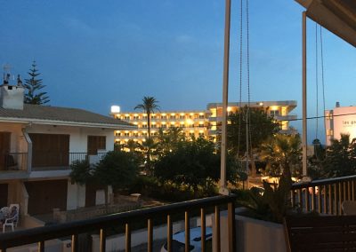 Meine Terrasse vorne in Playa de Muro - Mallorca