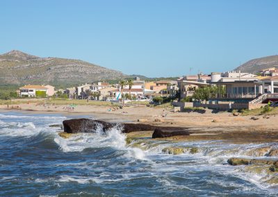 Son Serra de Marina - Wellen im Mittelmeer Mallorca