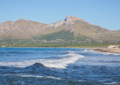 Son Serra de Marina - Wellen im Mittelmeer Mallorca