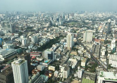 Bangkok – Bayoke Tower 2 – Sicht vom verglasten Skywalk