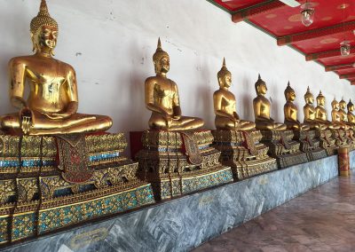 Bangkok - Wat Pho Sitzende Buddha-Statuen