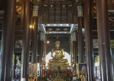 Chiang Mai - Wat Lok Molee - Gebetshalle mit Buddha-Statue
