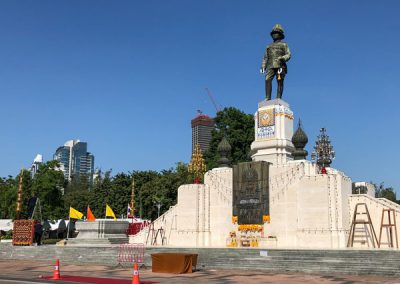 Lumphini Park - King Rama VI Monument - Bangkok