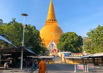 Phra Pathom Chedi - Mönch auf Südseite - Nakhon pathom