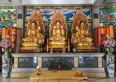 Kanchanaburi - Wihan Phra Phothisat Kuan Im Tempel innen