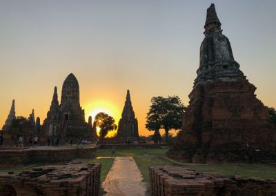 Ayutthaya - Wat Chai Watthanaram bei Sonnenuntergang