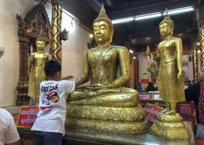Ayutthaya Wat Phanan Choeng - Buddha-Statuen