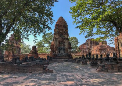 Ayutthaya Wat Mahathat - Prang und Buddha-Statue