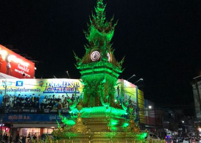 Chiang Rai Clock Tower um acht Uhr abends