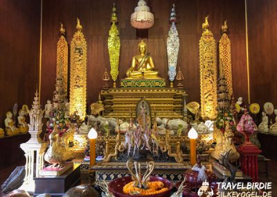 Chiang Rai Wat Phra Kaeo - Skulpturen im 1. Stock des Tempels