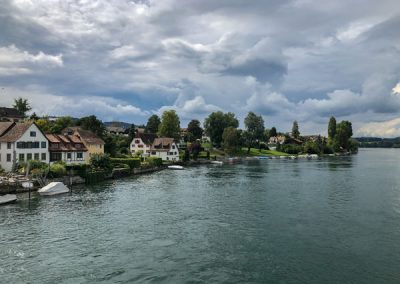 Stein am Rhein: Blick von der Brücke auf die andere Seite des Rheins Bodensee Radtour