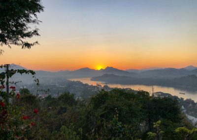 Blick auf den Mekong bei Sonnenuntergang auf dem Phousi Hill in Luang Prabang
