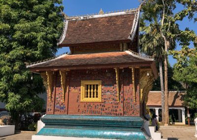 Rote Kapelle auf dem Gelände des Wat Xieng Thong Luang Prabang