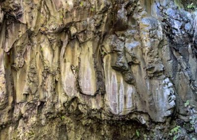 Bizarre Felsen einer Schlucht