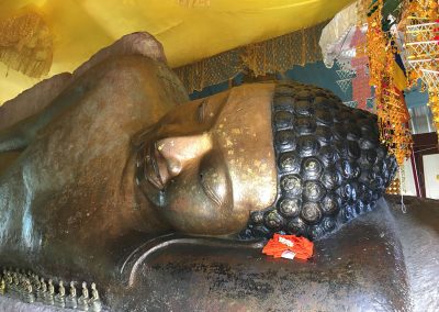 Siem Reap - liegende Buddha-Statue am Kulen Mountain