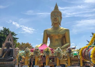 Big Buddha Tempel Pattaya - großer goldener Buddha