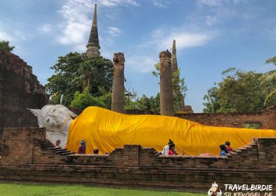 Ayutthaya - Wat Yai Chai Mongkol - liegende Buddha-Statue