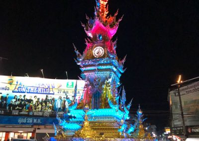 Chiang Rai Clock Tower um acht Uhr abends