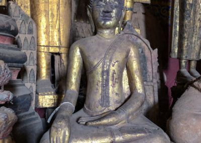 Statuen in der Begräbniskapelle des Wat Xieng Thong Luang Prabang