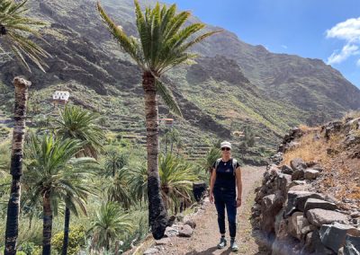 Wandern auf La Gomera: Rundwanderung El Guro - La Vizcaina: Der Weg neben der Hauptstraße