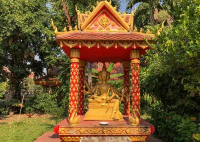 Wat That Luang Tai - Kleine Andachtsstätten rund um den Tempel