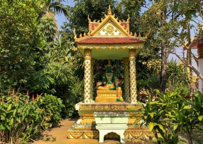 Wat That Luang Tai - Kleine Andachtsstätten rund um den Tempel