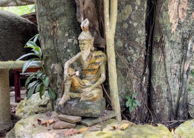 Wat Khao Tham auf Ko Phangan - Figur am Eingang