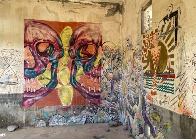 Graffiti-Wände in altem Haus